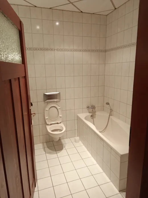 Teilmöblierte Wohnung im Erdgeschoss